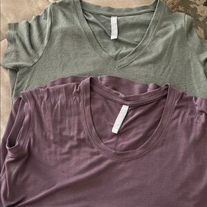 Athleta Women's V-Neck Tops - mauve and Green